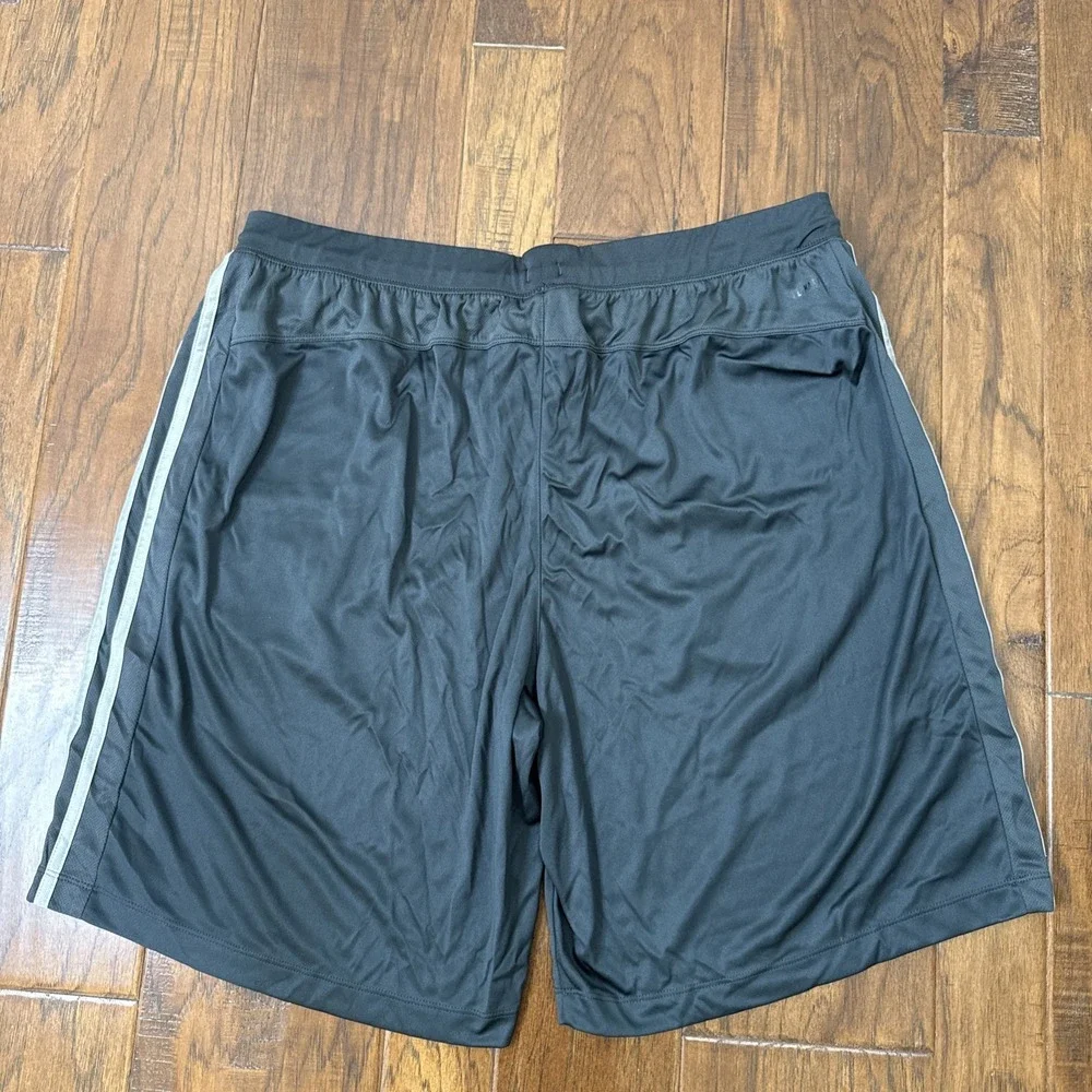 Adidas Climalite Pull On Shorts Gray Stripes Drawstring Waist Men 2XL Basketball
